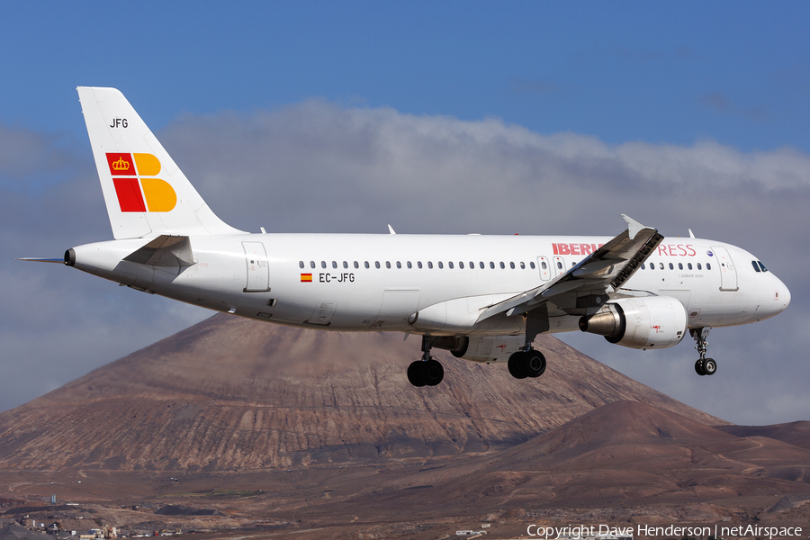Iberia Express Airbus A320-214 (EC-JFG) | Photo 188644