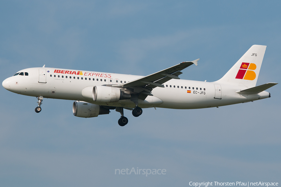 Iberia Express Airbus A320-214 (EC-JFG) | Photo 61744