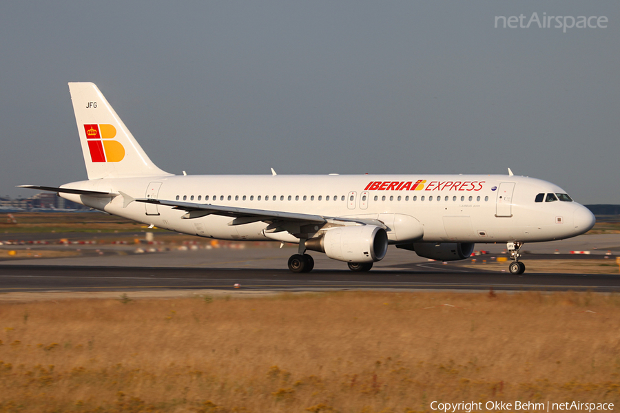 Iberia Express Airbus A320-214 (EC-JFG) | Photo 36560