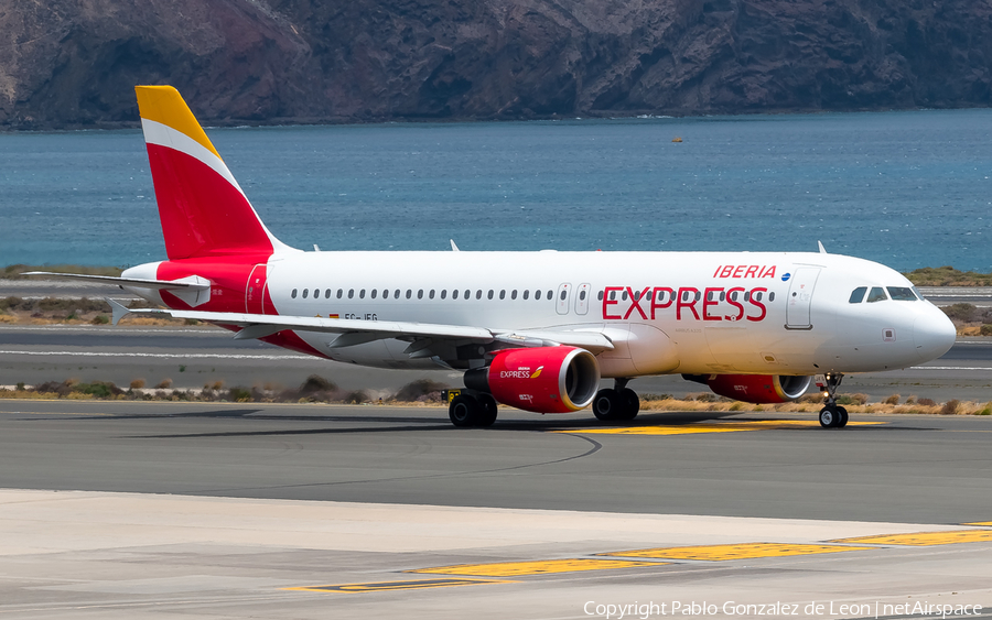 Iberia Express Airbus A320-214 (EC-JFG) | Photo 338975