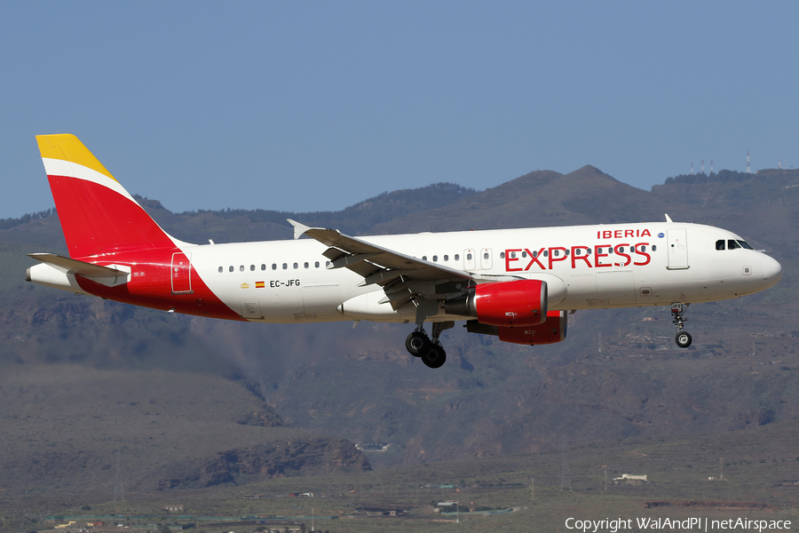 Iberia Express Airbus A320-214 (EC-JFG) | Photo 681223