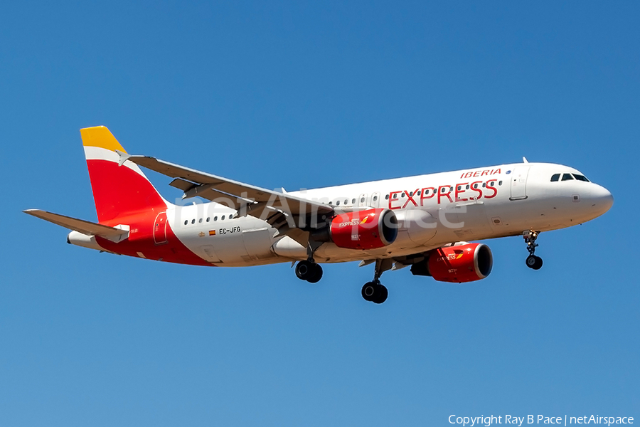 Iberia Express Airbus A320-214 (EC-JFG) | Photo 512225