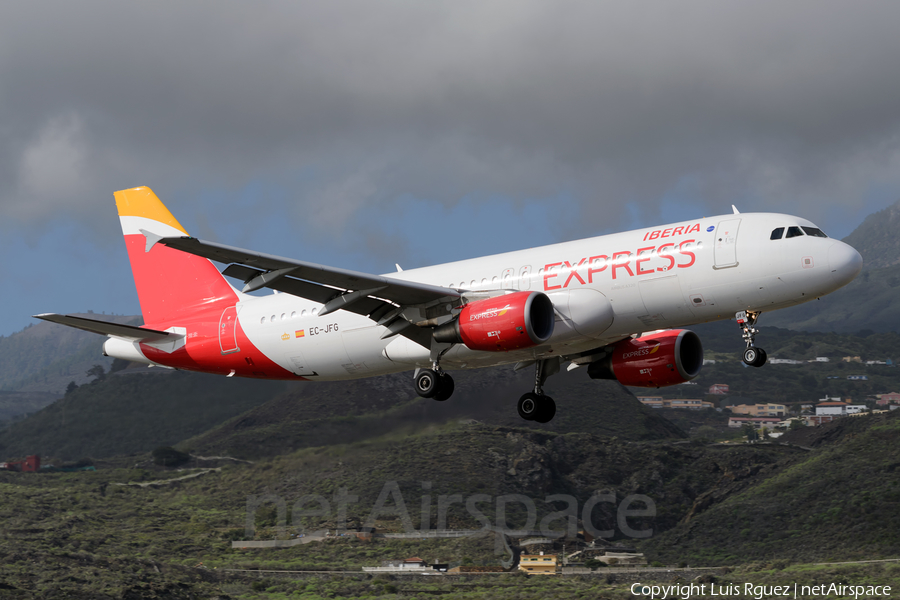 Iberia Express Airbus A320-214 (EC-JFG) | Photo 408910