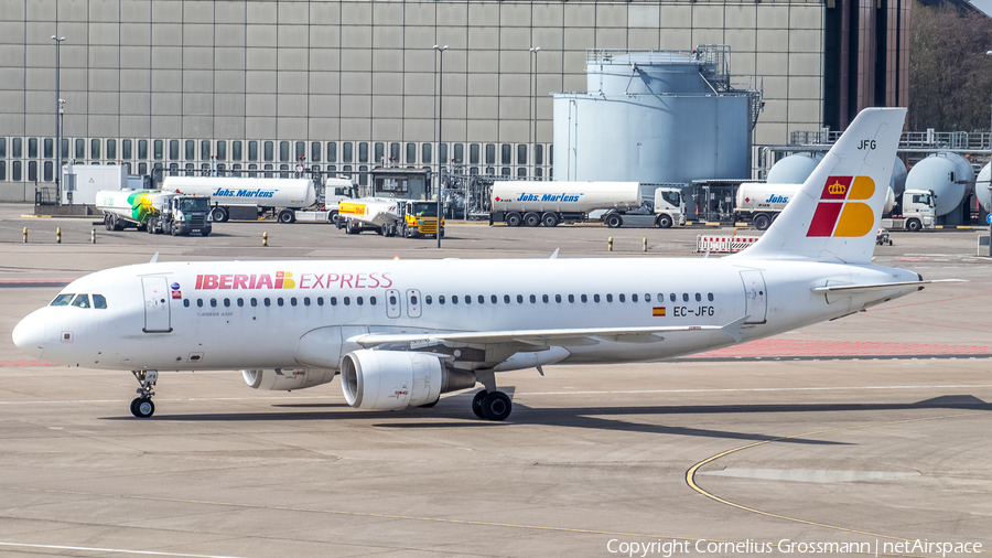 Iberia Express Airbus A320-214 (EC-JFG) | Photo 421131