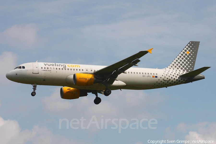 Vueling Airbus A320-214 (EC-JFG) | Photo 21658