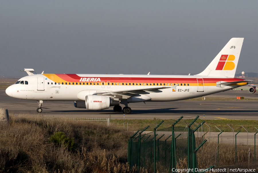Iberia Airbus A320-214 (EC-JFG) | Photo 544086