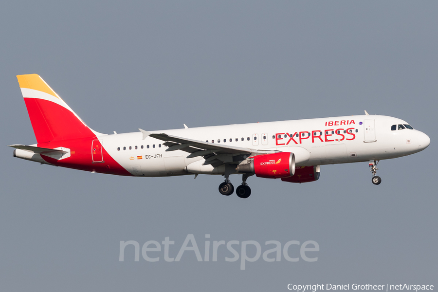 Iberia Express Airbus A320-214 (EC-JFH) | Photo 255581