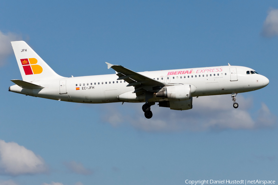 Iberia Express Airbus A320-214 (EC-JFH) | Photo 641031
