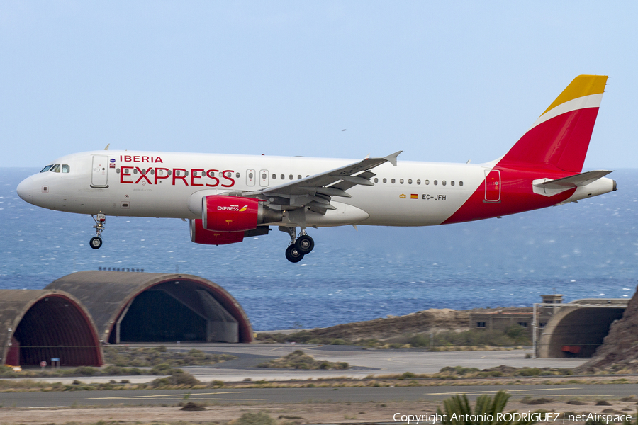 Iberia Express Airbus A320-214 (EC-JFH) | Photo 154470