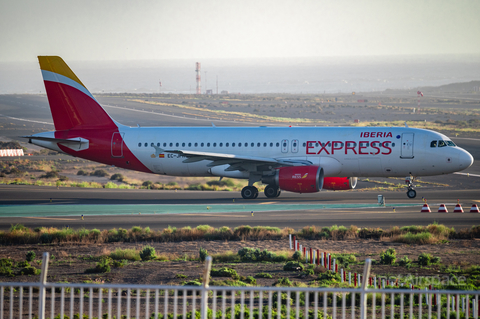 Iberia Express Airbus A320-214 (EC-JFH) at  Gran Canaria, Spain
