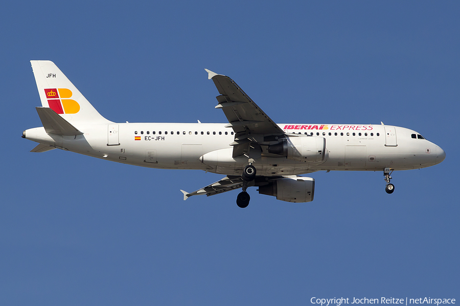 Iberia Express Airbus A320-214 (EC-JFH) | Photo 46507