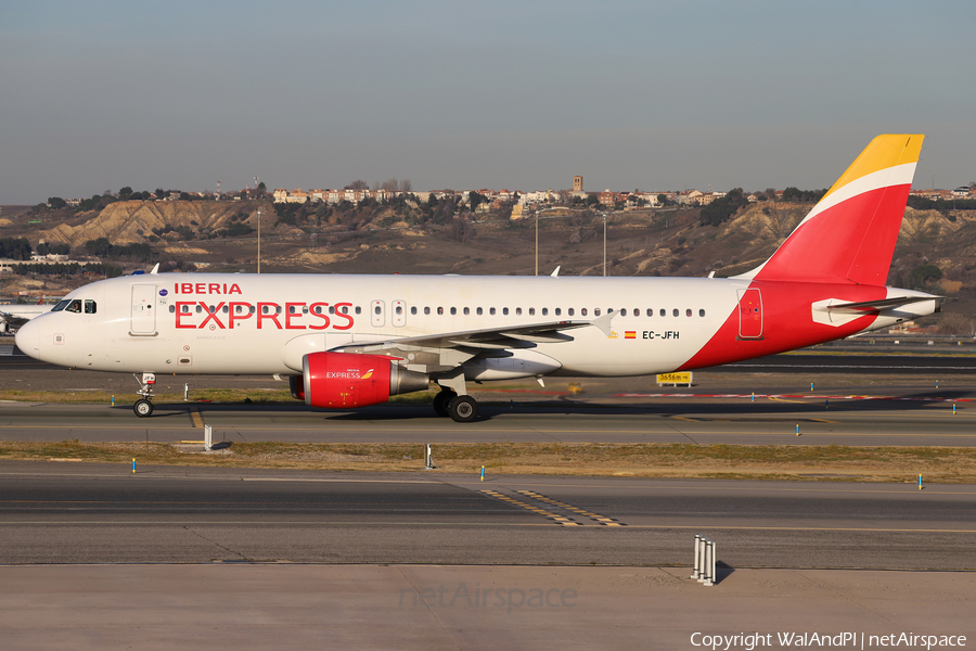 Iberia Express Airbus A320-214 (EC-JFH) | Photo 681525