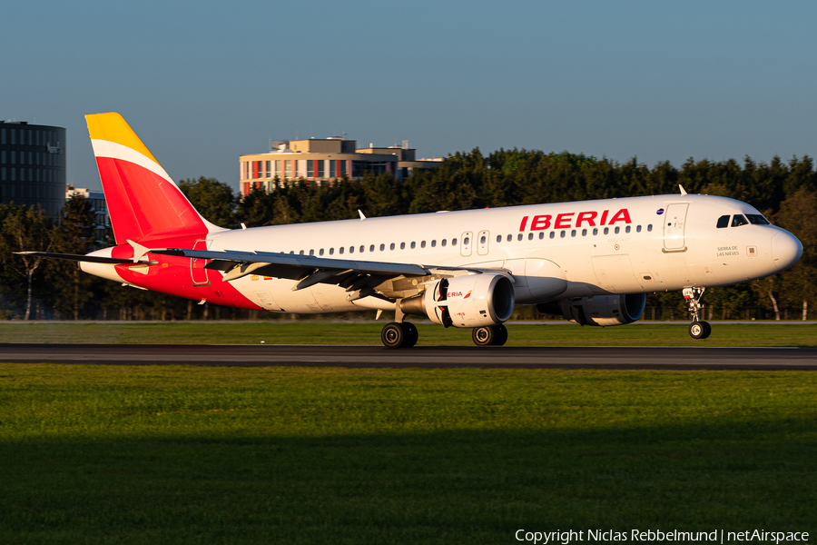 Iberia Airbus A320-214 (EC-JFN) | Photo 349042