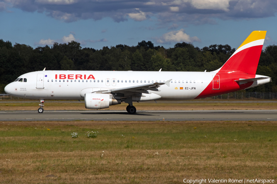 Iberia Airbus A320-214 (EC-JFN) | Photo 525603