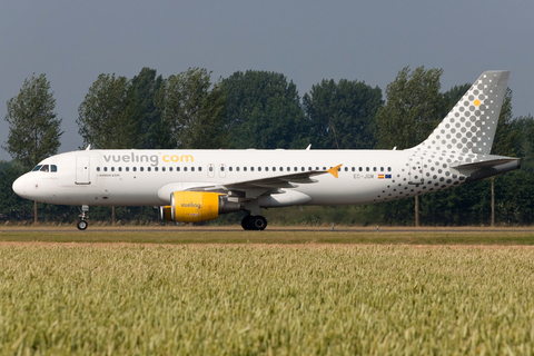 Vueling Airbus A320-214 (EC-JGM) at  Amsterdam - Schiphol, Netherlands