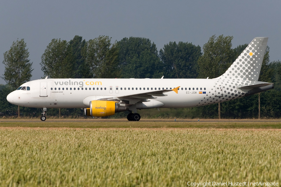 Vueling Airbus A320-214 (EC-JGM) | Photo 617921