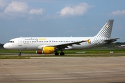 Vueling Airbus A320-214 (EC-JGM) at  Hamburg - Fuhlsbuettel (Helmut Schmidt), Germany