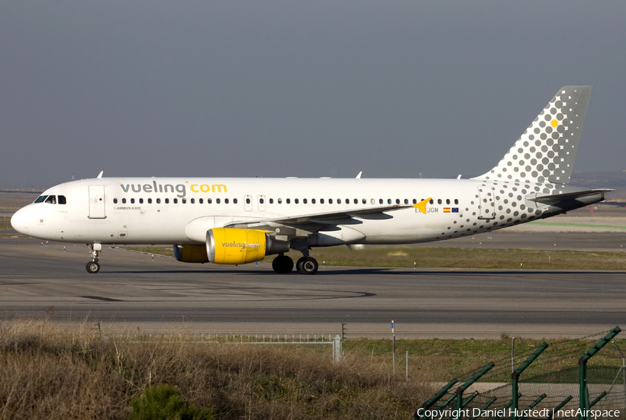 Vueling Airbus A320-214 (EC-JGM) | Photo 544310