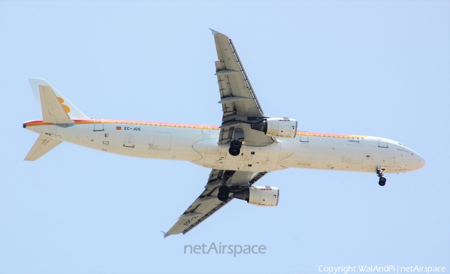 Iberia Airbus A321-211 (EC-JGS) | Photo 442720