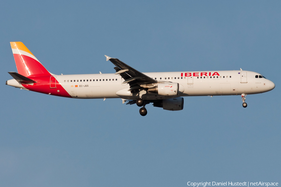 Iberia Airbus A321-211 (EC-JGS) | Photo 635888