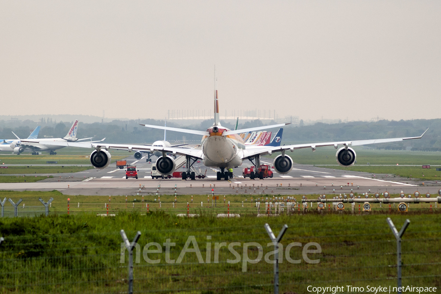Iberia Airbus A340-642 (EC-JLE) | Photo 22816