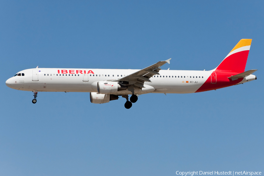Iberia Airbus A321-211 (EC-JLI) | Photo 631796