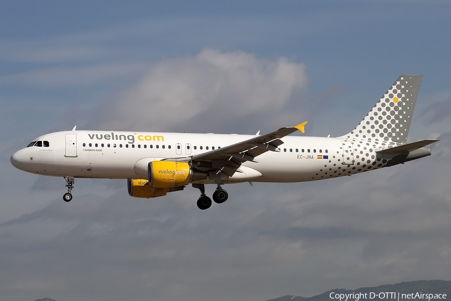 Vueling Airbus A320-214 (EC-JNA) | Photo 164299