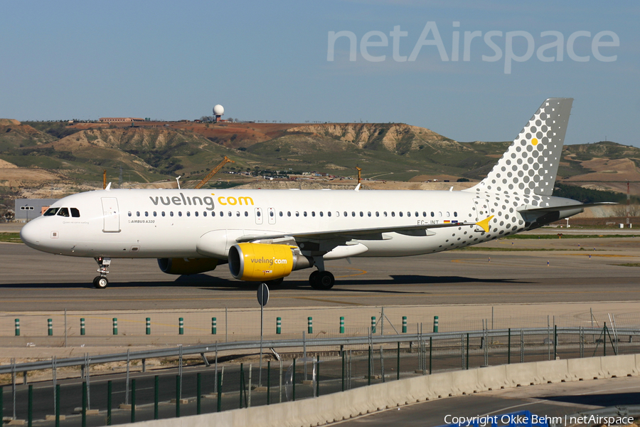 Vueling Airbus A320-214 (EC-JNT) | Photo 71634