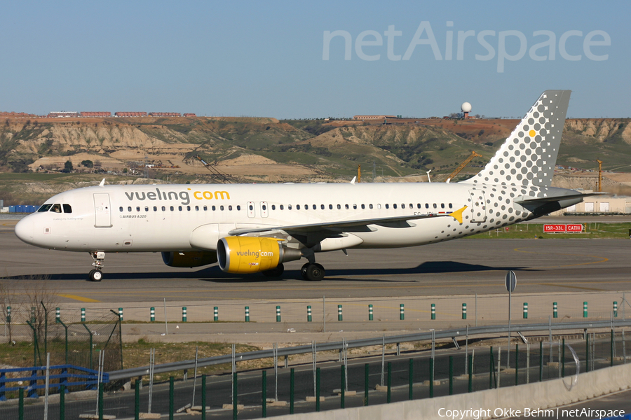 Vueling Airbus A320-214 (EC-JRI) | Photo 71635