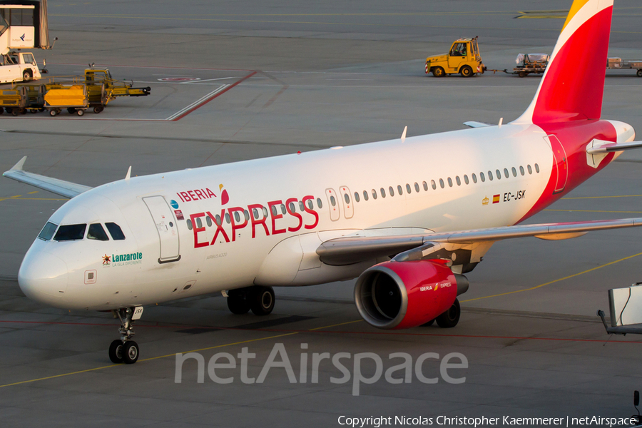 Iberia Express Airbus A320-214 (EC-JSK) | Photo 161185