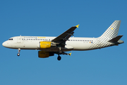 Vueling Airbus A320-214 (EC-JSY) at  Budapest - Ferihegy International, Hungary