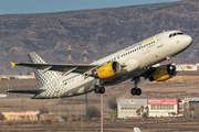 Vueling Airbus A320-214 (EC-JSY) at  Gran Canaria, Spain