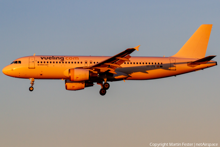 Vueling Airbus A320-214 (EC-JTQ) | Photo 365363