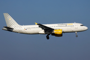 Vueling Airbus A320-214 (EC-JTQ) at  Amsterdam - Schiphol, Netherlands