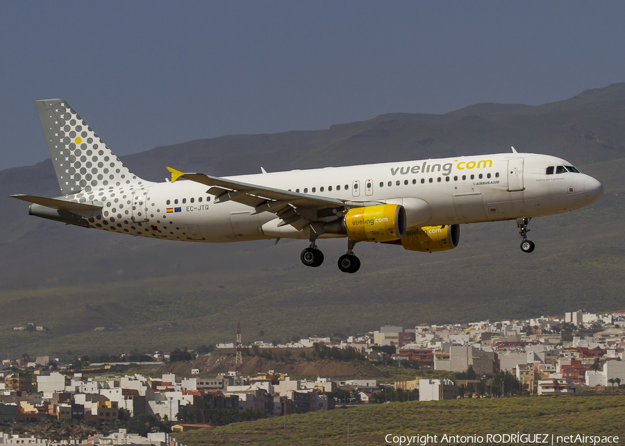 Vueling Airbus A320-214 (EC-JTQ) | Photo 294743