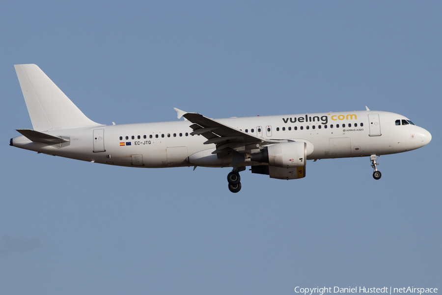 Vueling Airbus A320-214 (EC-JTQ) | Photo 537192