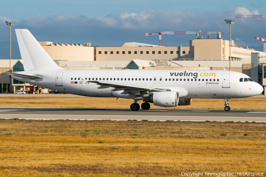 Vueling Airbus A320-214 (EC-JTQ) | Photo 572082