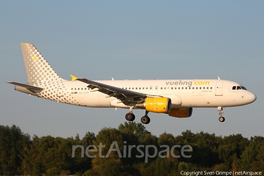 Vueling Airbus A320-214 (EC-JTR) | Photo 32422