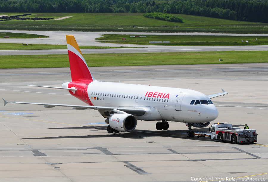 Iberia Airbus A319-111 (EC-JXJ) | Photo 77710