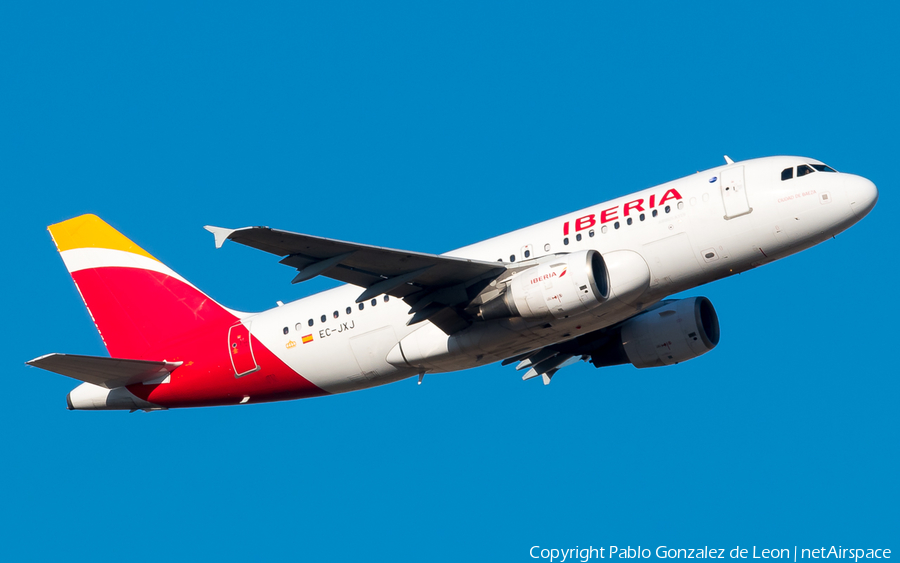 Iberia Airbus A319-111 (EC-JXJ) | Photo 350666