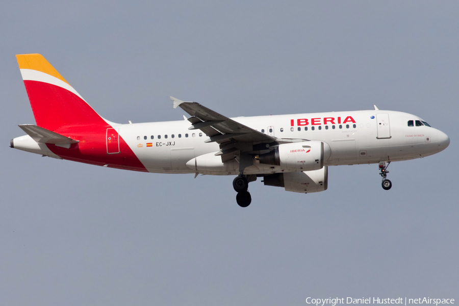Iberia Airbus A319-111 (EC-JXJ) | Photo 635895