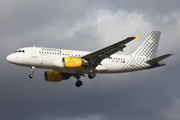 Vueling Airbus A319-111 (EC-JXV) at  London - Heathrow, United Kingdom