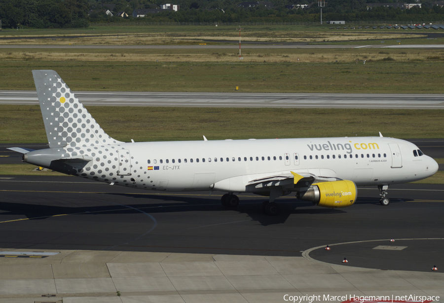 Vueling Airbus A320-214 (EC-JYX) | Photo 129870