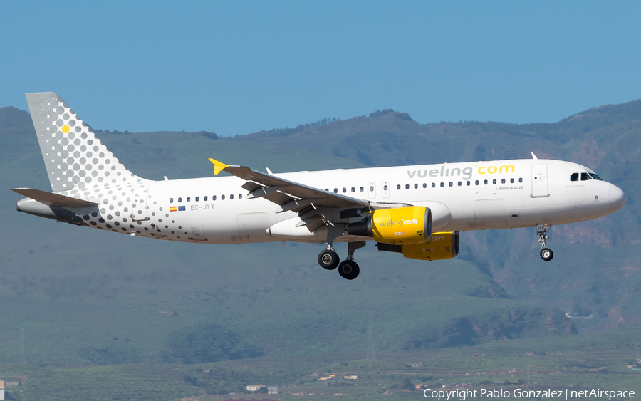Vueling Airbus A320-214 (EC-JYX) | Photo 334191