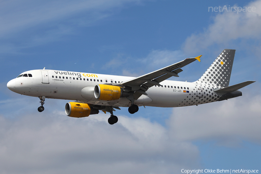 Vueling Airbus A320-214 (EC-JZI) | Photo 57758