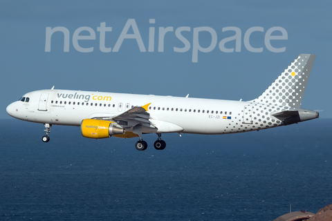 Vueling Airbus A320-214 (EC-JZI) at  Gran Canaria, Spain