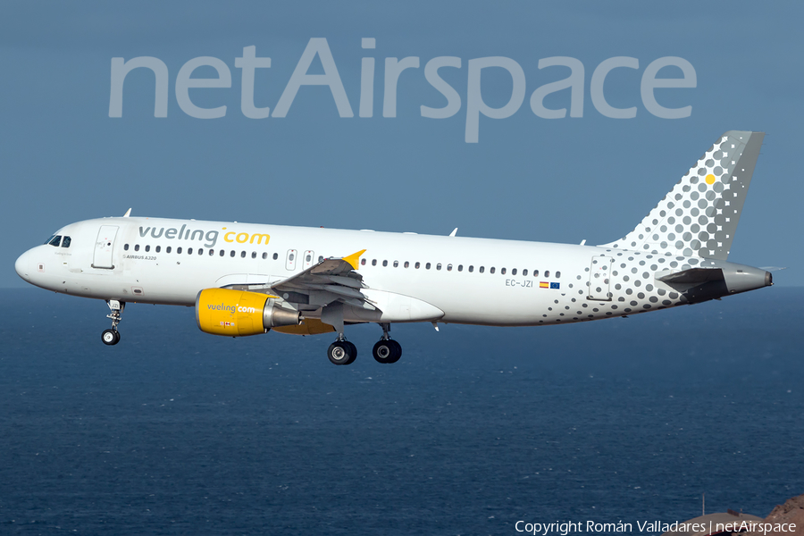 Vueling Airbus A320-214 (EC-JZI) | Photo 341853