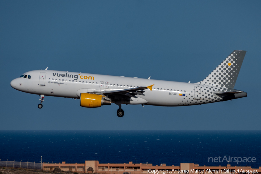 Vueling Airbus A320-214 (EC-JZI) | Photo 626388