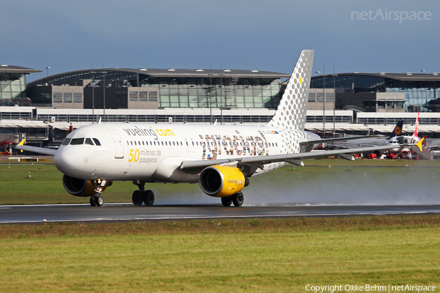 Vueling Airbus A320-214 (EC-JZQ) | Photo 40336