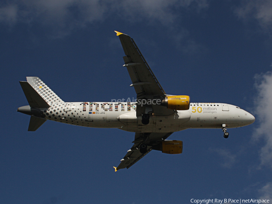 Vueling Airbus A320-214 (EC-JZQ) | Photo 11392